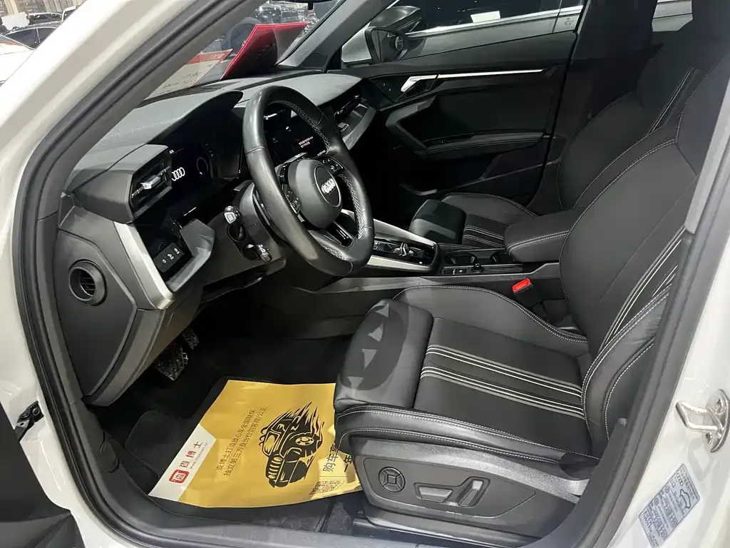 Audi A3 2023 из CN, фото 4