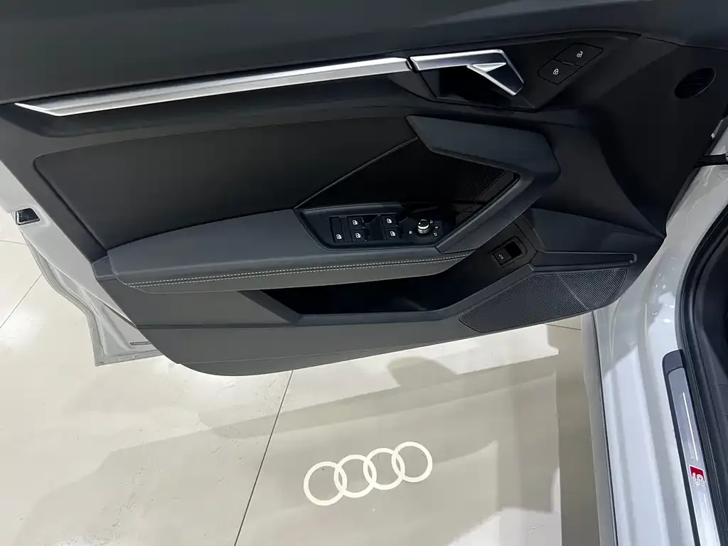 Audi A3 2023 из CN, фото 5