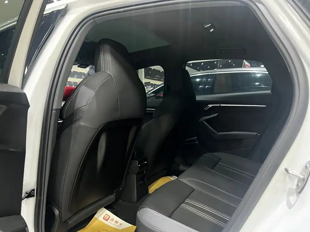 Audi A3 2023 из CN, фото 6
