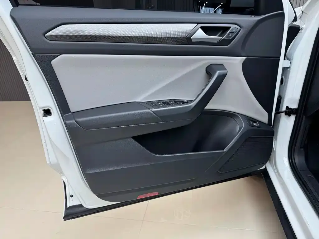 Volkswagen T-Roc 2025 из CN, фото 7