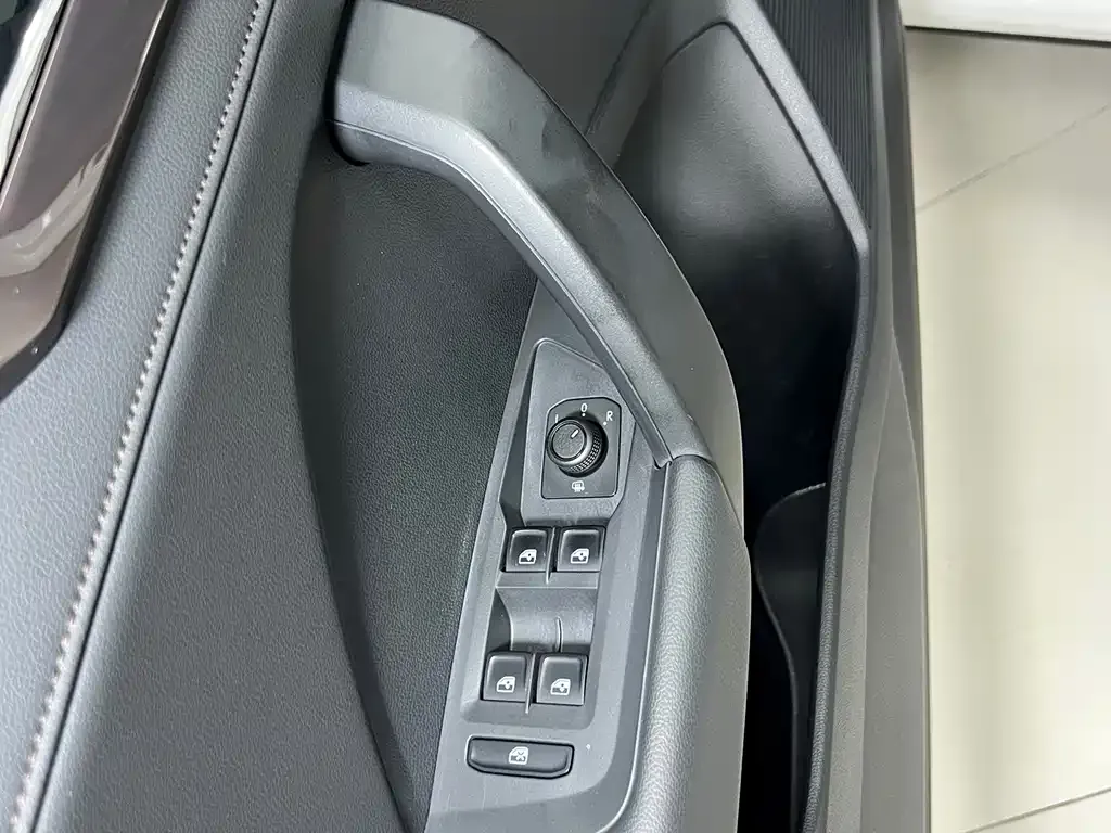 Volkswagen Tharu 2022 из CN, фото 9