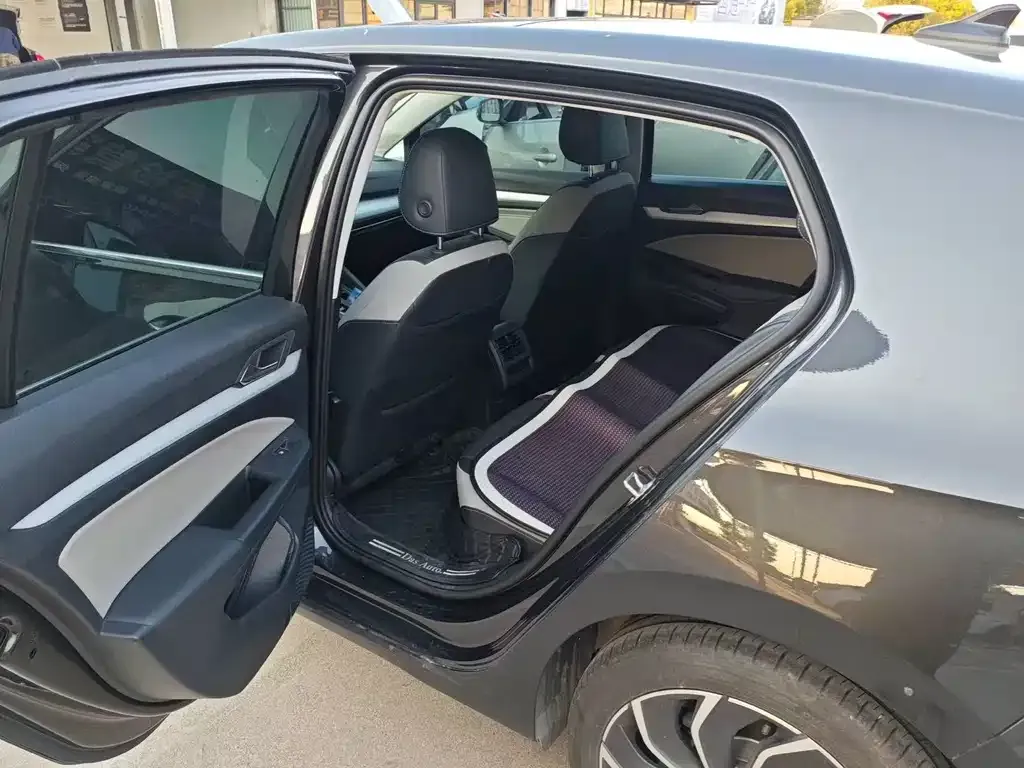 Volkswagen Golf 2022 из CN, фото 7