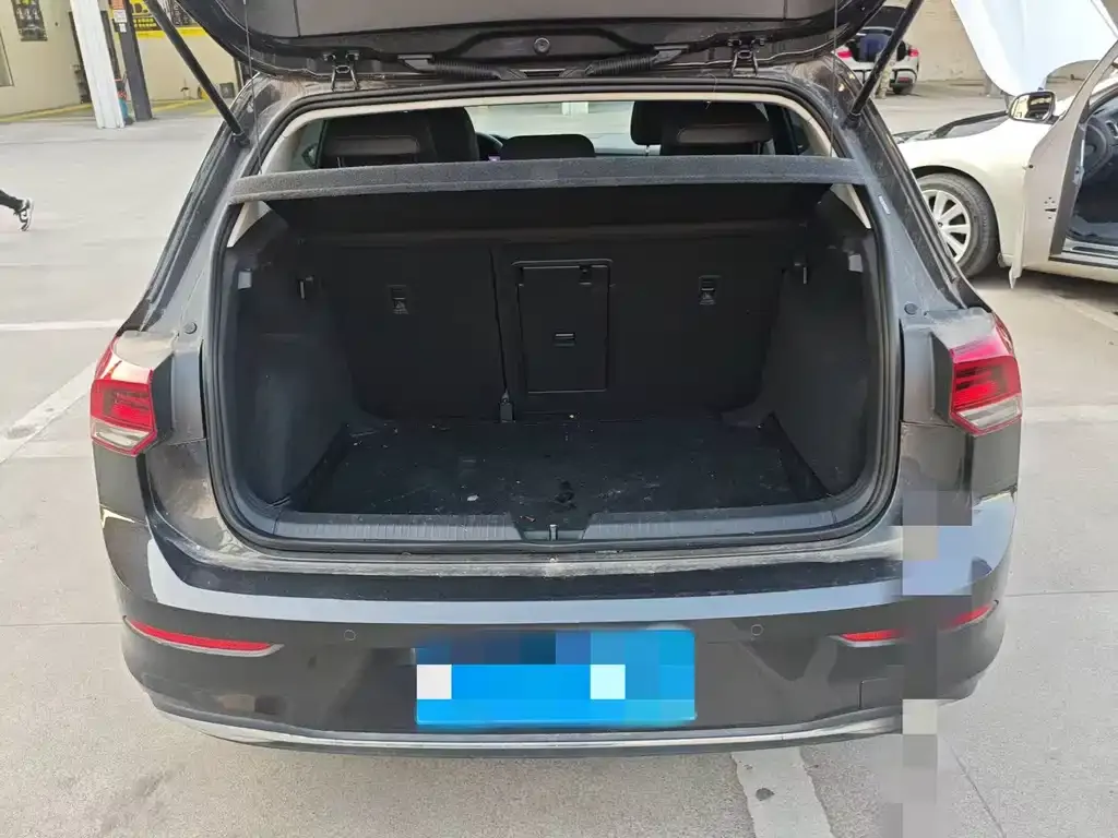 Volkswagen Golf 2022 из CN, фото 2