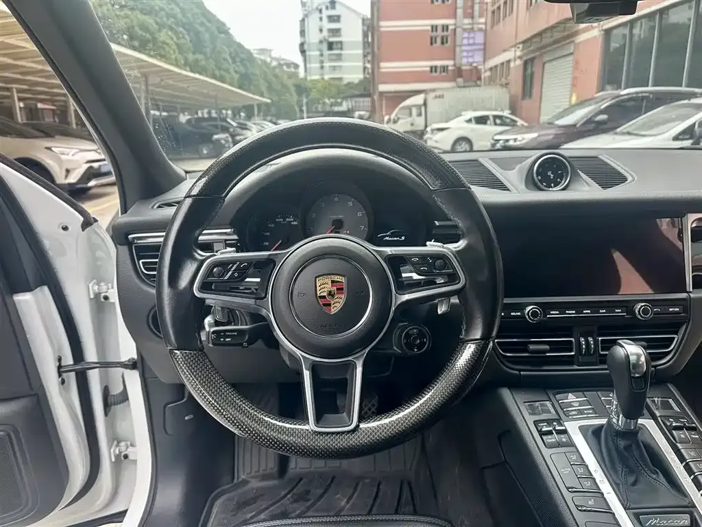 Porsche Macan — фото 7