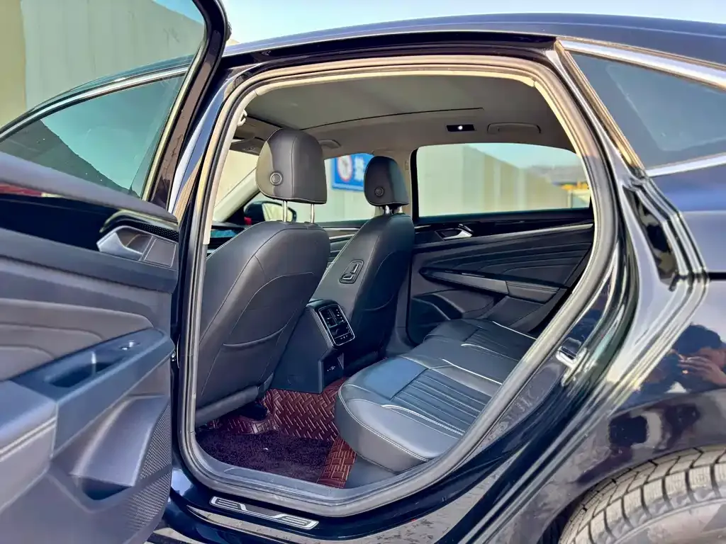 Volkswagen Passat — фото 6