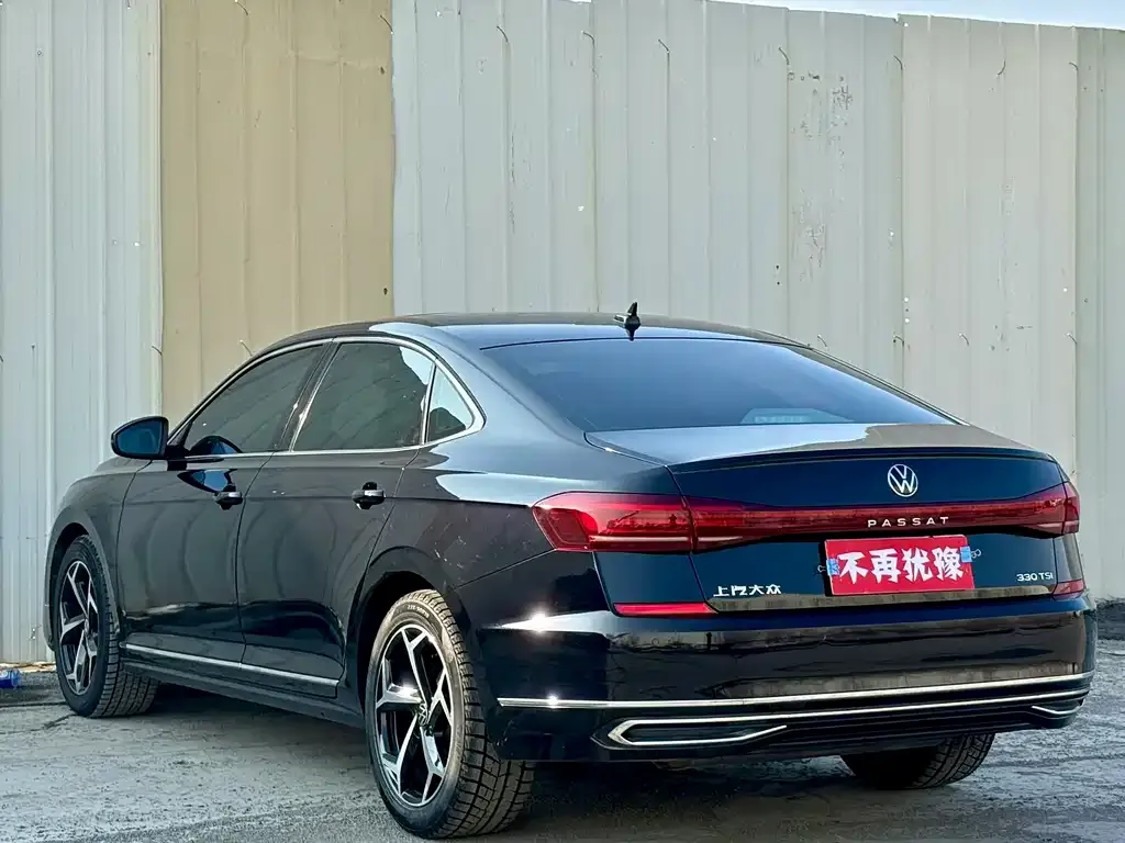 Volkswagen Passat — фото 8