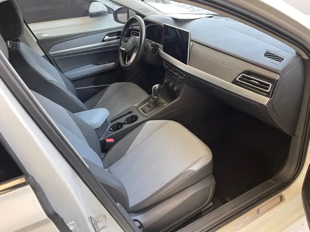 Volkswagen Lavida 2023 из CN, фото 6
