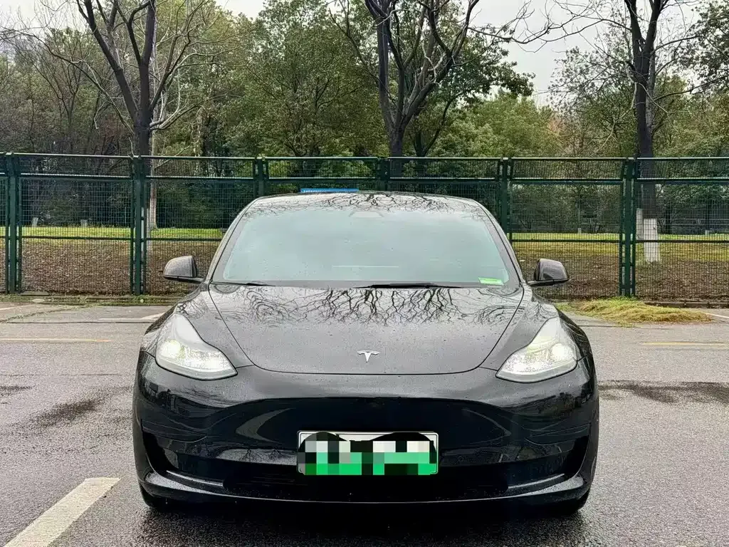 Tesla Model 3 — фото 5