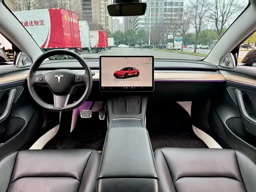Tesla Model 3 — фото 7