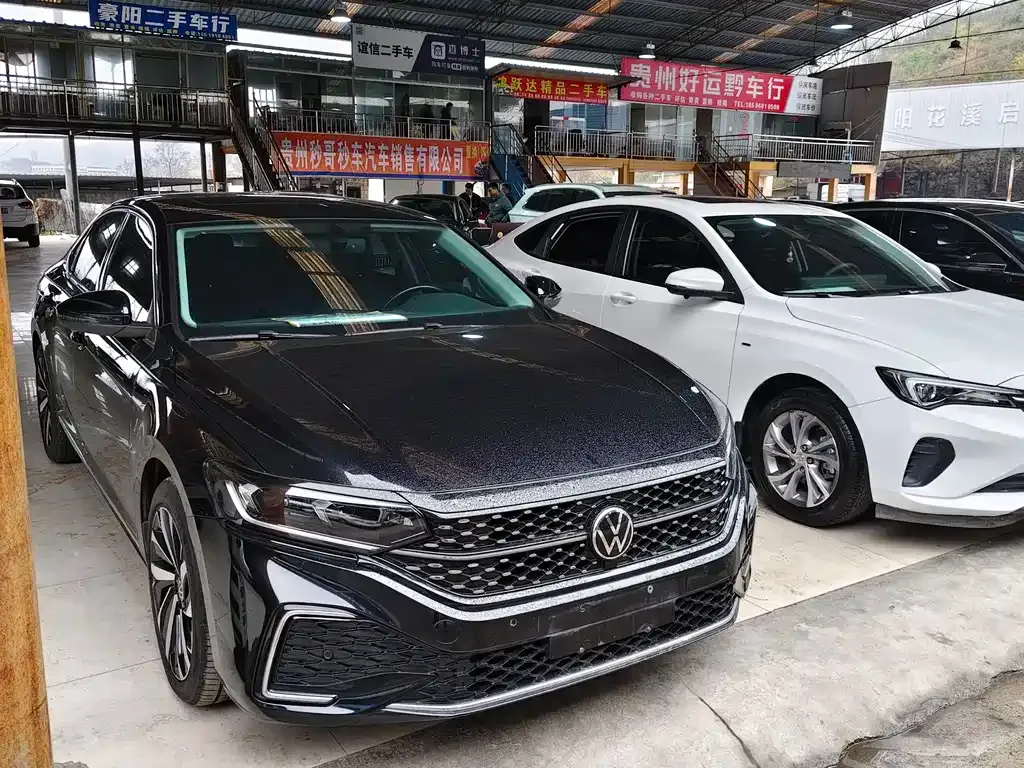 Volkswagen Passat — фото 1