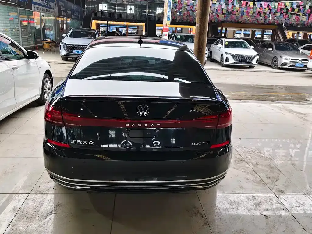 Volkswagen Passat — фото 10