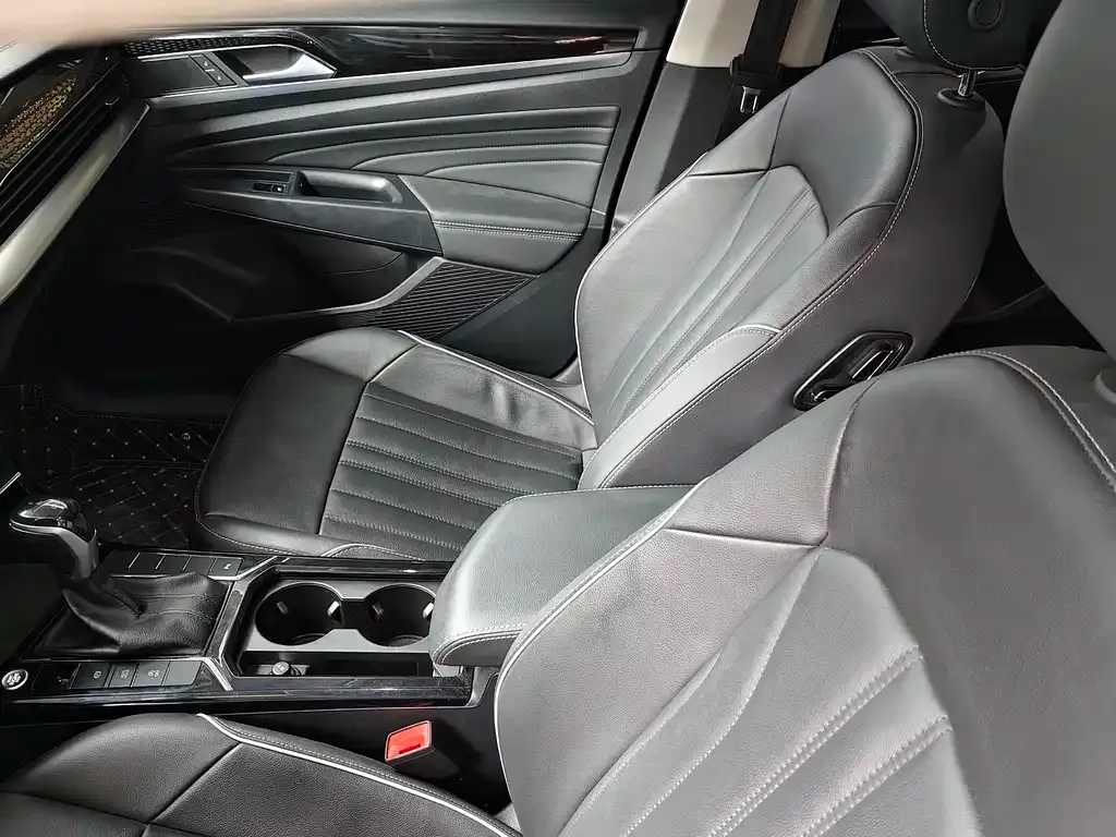 Volkswagen Passat — фото 8