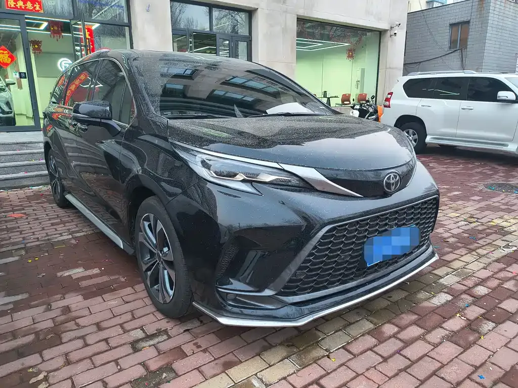 Toyota Granvia 2024 из CN, фото 10