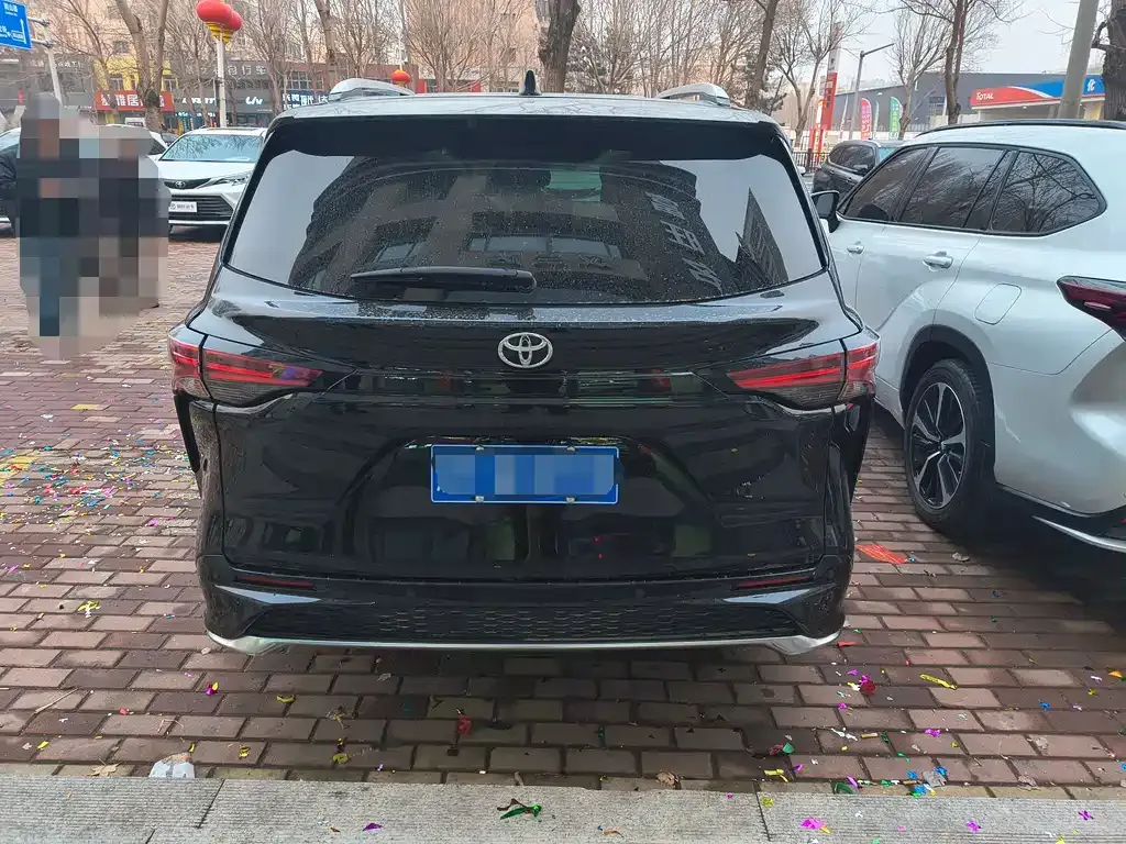 Toyota Granvia 2024 из CN, фото 7