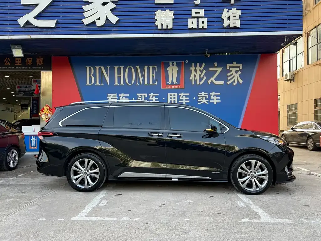 Toyota Sienna 2024 из CN, фото 4