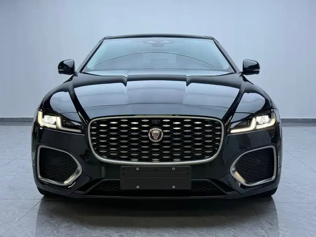 Jaguar XFL — фото 10