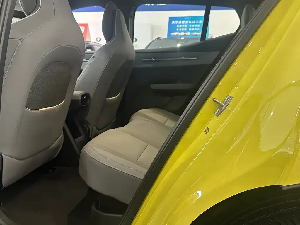 Volvo EX30 2024 из CN, фото 2