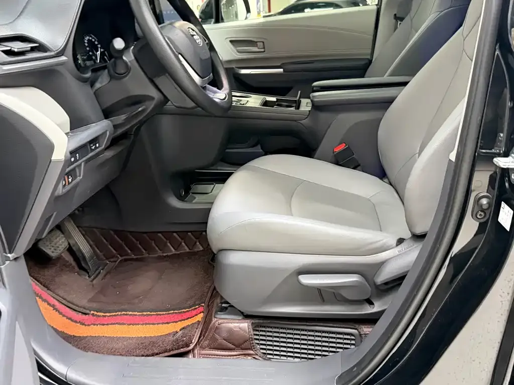 Toyota Granvia 2024 из CN, фото 10