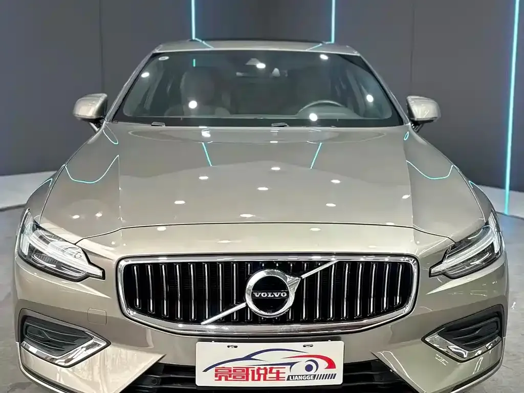 Volvo S60 — фото 2