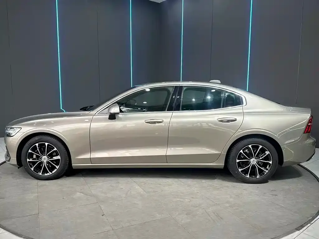 Volvo S60 — фото 4
