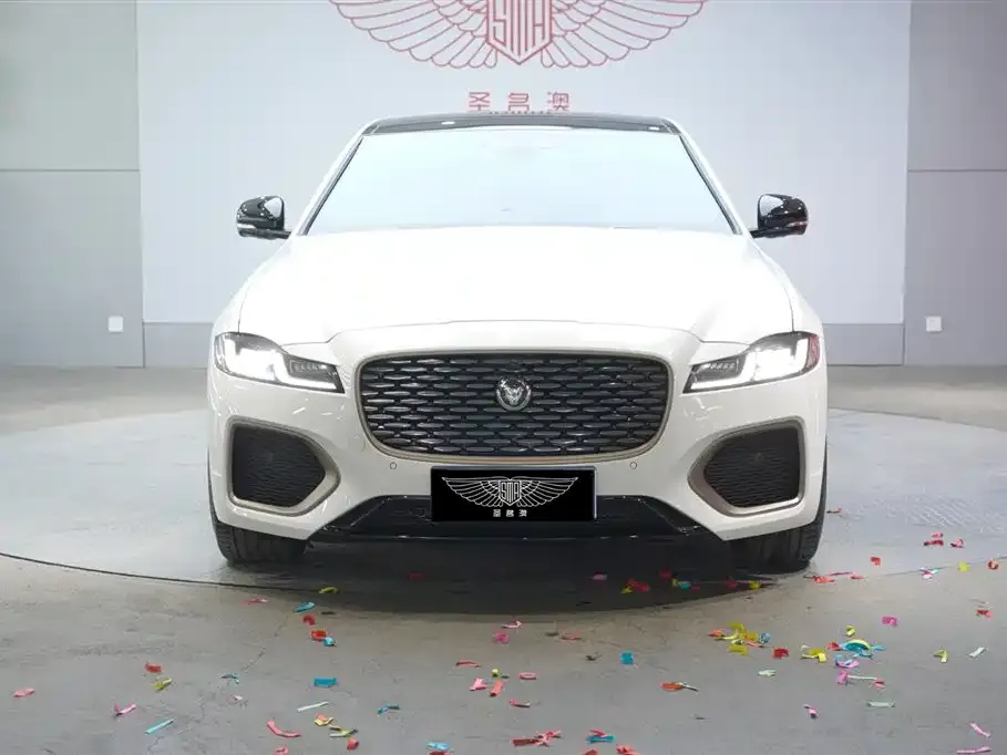 Jaguar XFL — фото 10