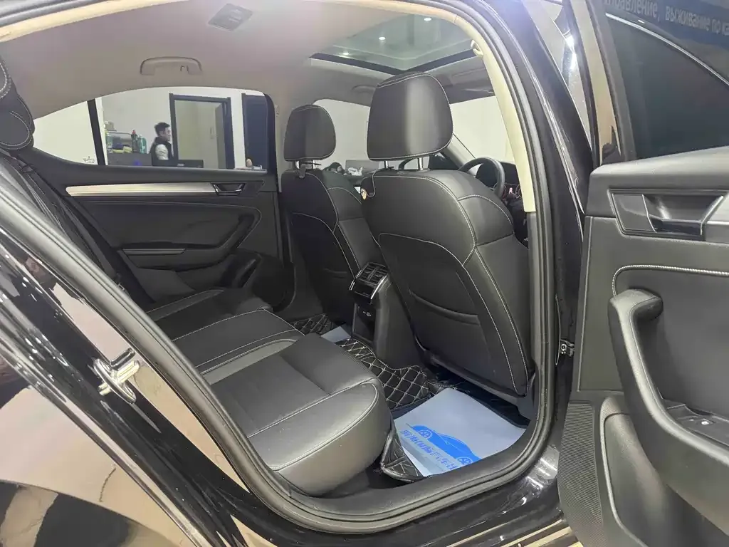 Skoda Superb 2022 из CN, фото 3