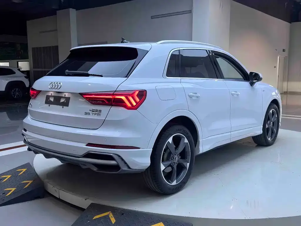 Audi Q3 — фото 5