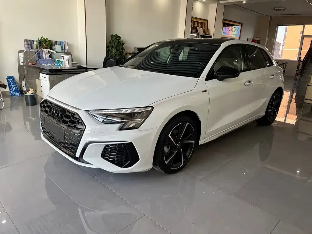 Audi A3 — фото 1