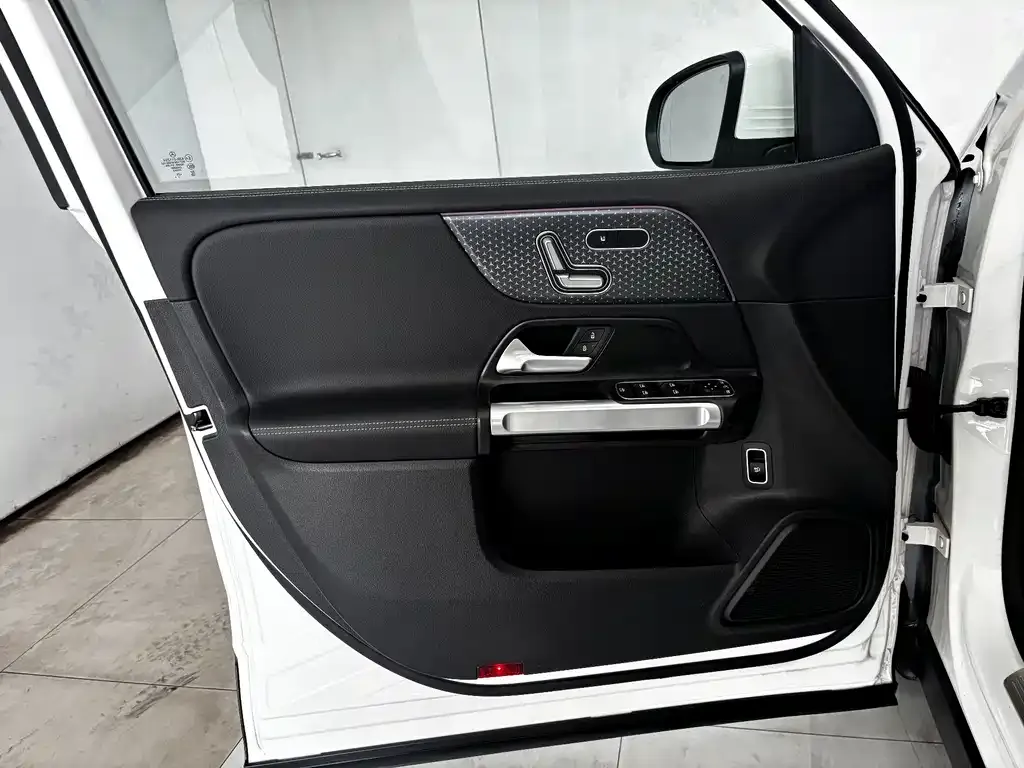 Mercedes-Benz GLB 2025 из CN, фото 6