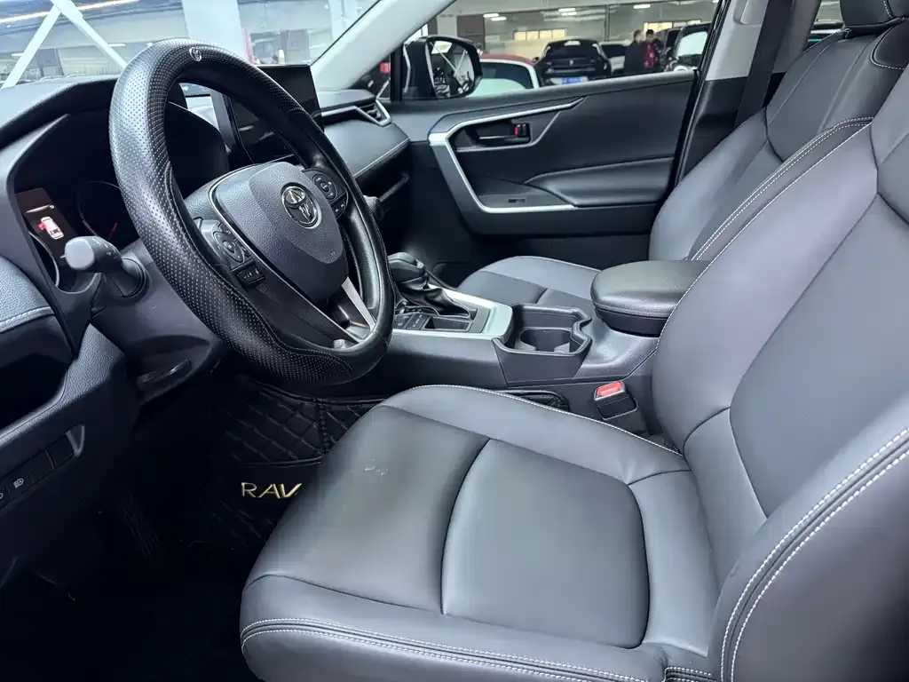 Toyota RAV4 2024 из CN, фото 7