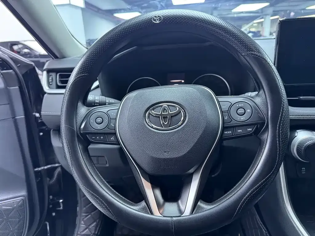 Toyota RAV4 2024 из CN, фото 9