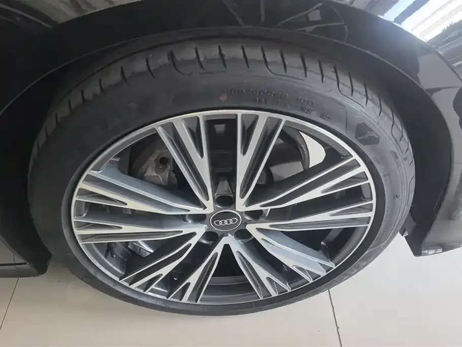 Audi A6L 2022 из CN, фото 6