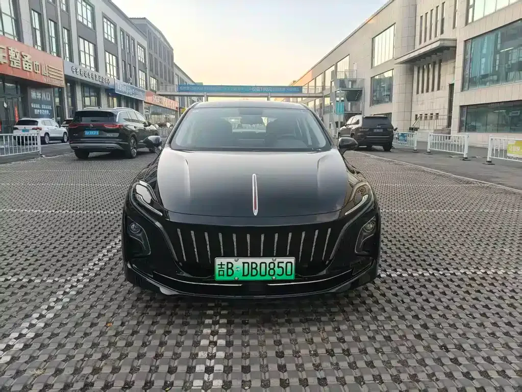 Hongqi E-QM5 2024 из CN, фото 1