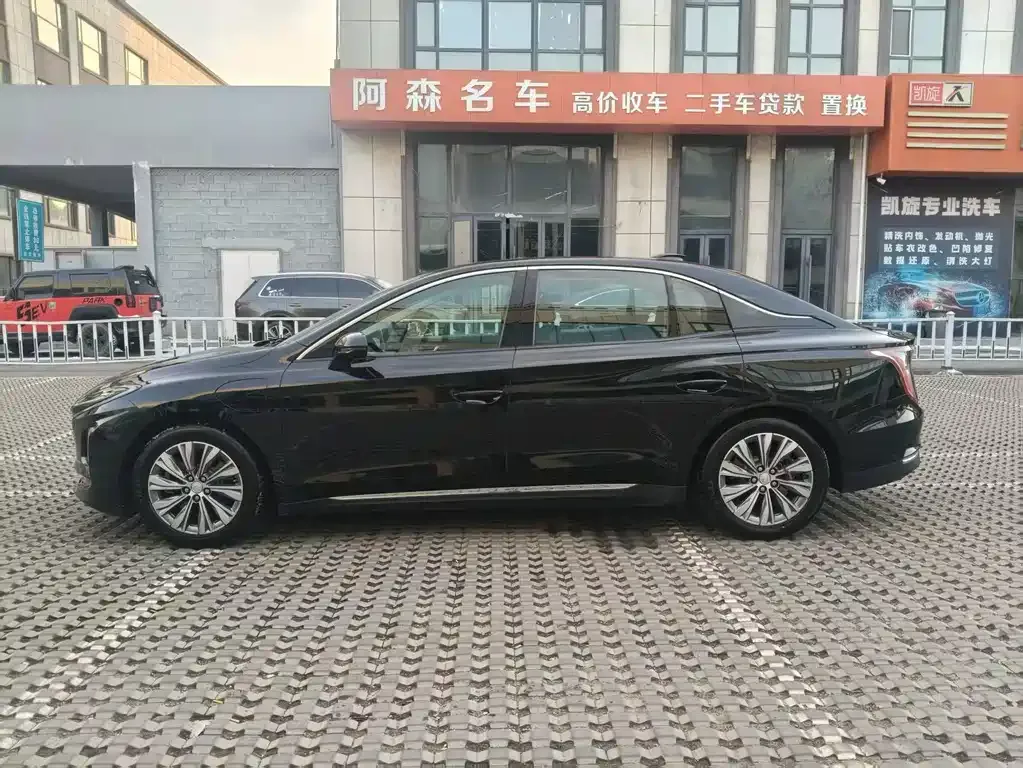 Hongqi E-QM5 2024 из CN, фото 3