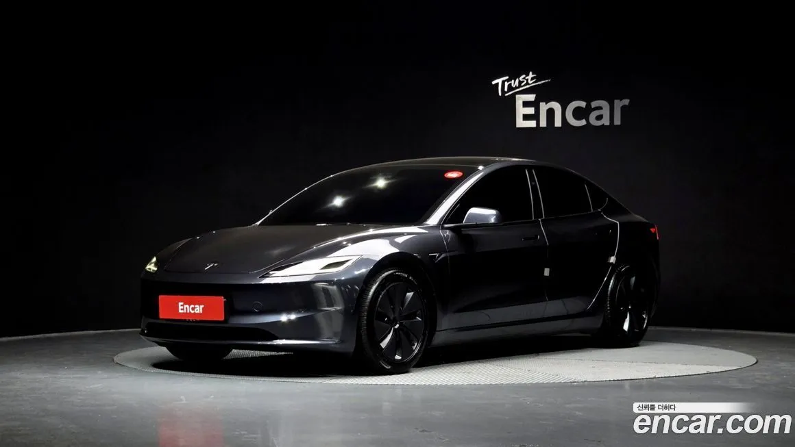 Tesla Model 3 — фото 1