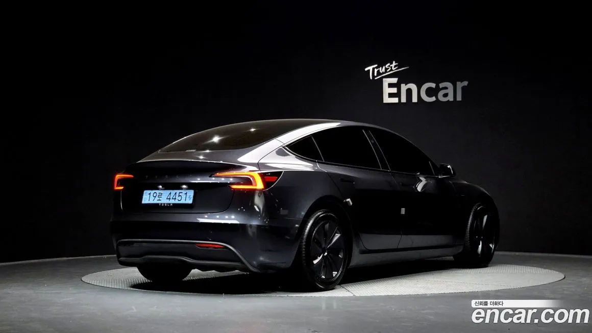 Tesla Model 3 — фото 2