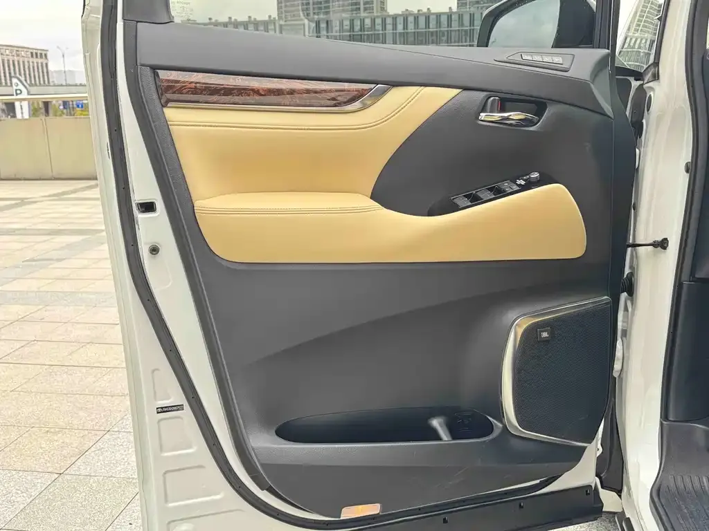 Toyota Alphard 2022 из CN, фото 7