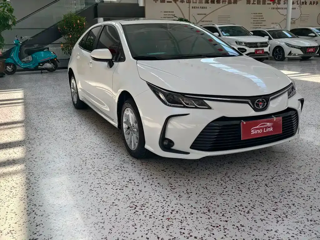 Toyota Corolla — фото 10