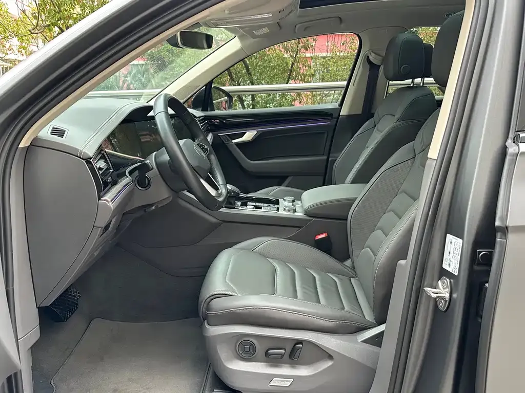 Volkswagen Touareg 2024 из CN, фото 9