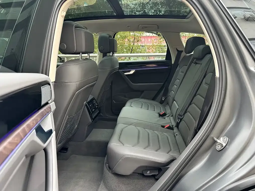 Volkswagen Touareg 2024 из CN, фото 10