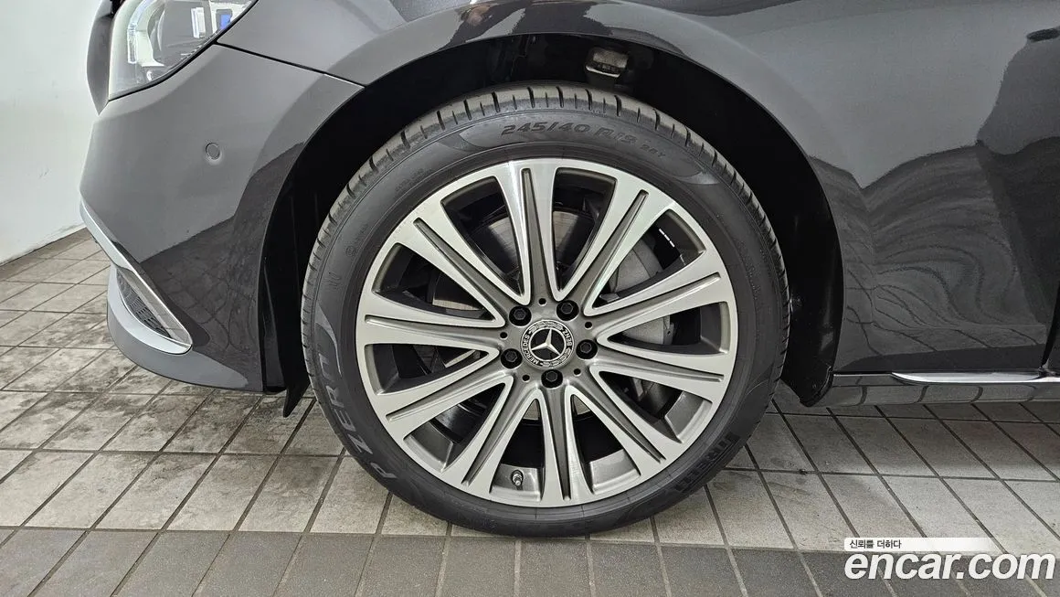 Mercedes-Benz E-Class 2023 из KR, фото 2