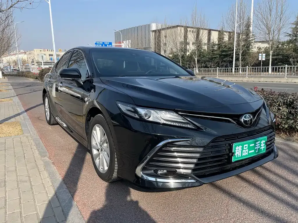 Toyota Camry — фото 9