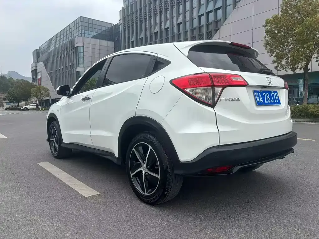 Honda Vezel — фото 3
