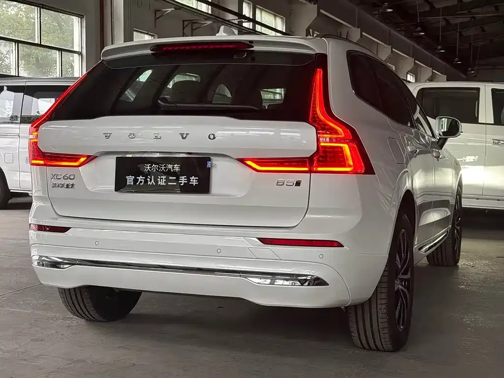 Volvo XC60 — фото 4