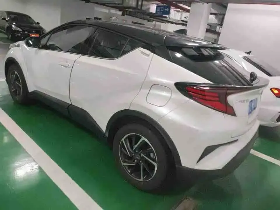 Toyota C-HR — фото 2