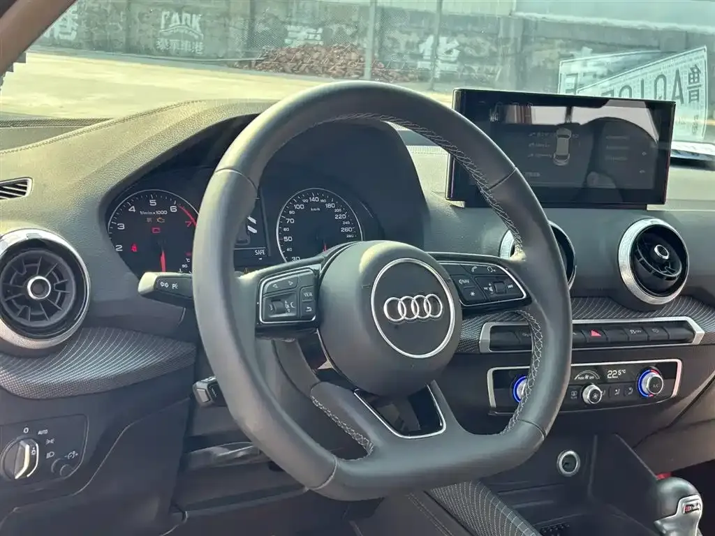 Audi Q2L 2022 из CN, фото 9