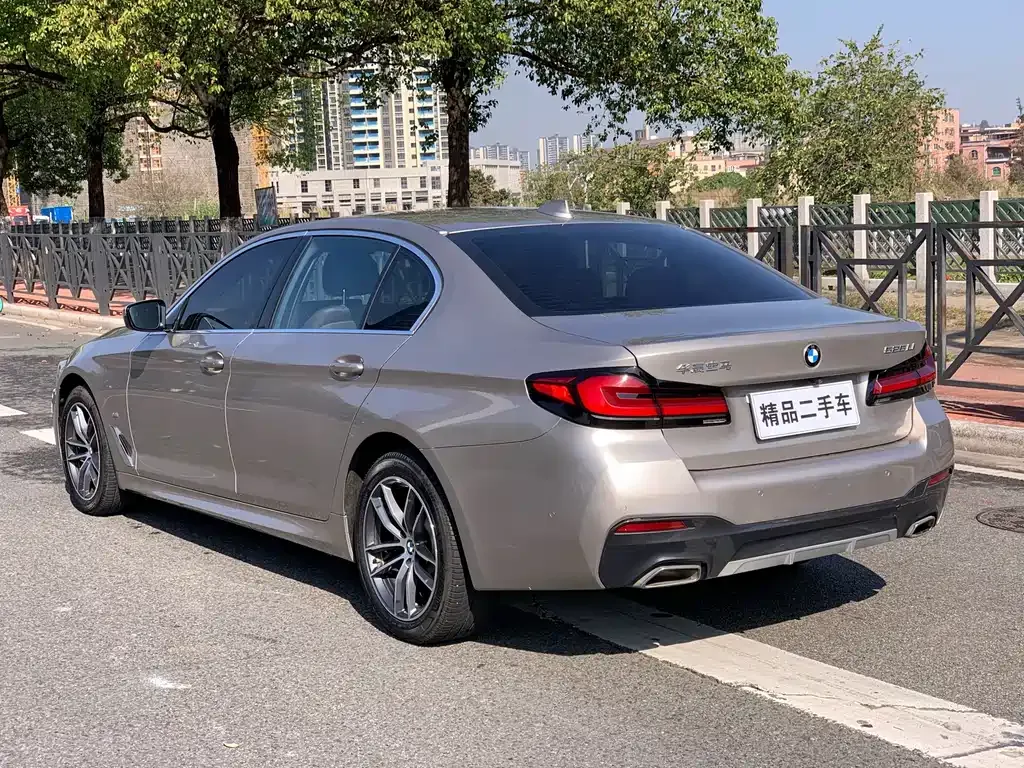 BMW 5 Series — фото 10
