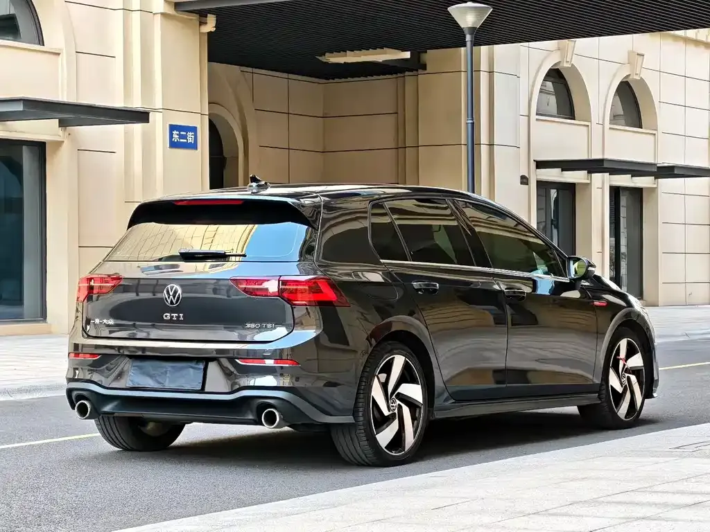 Volkswagen Golf GTI 2023 из CN, фото 2