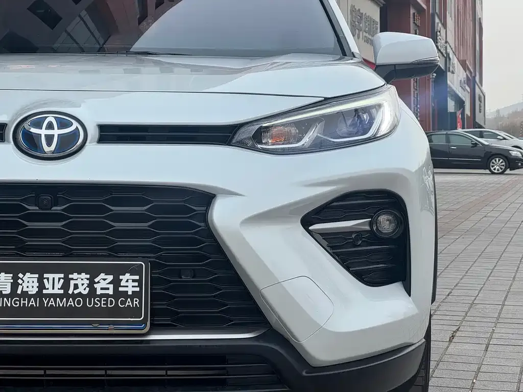 Toyota Wildlander — фото 8
