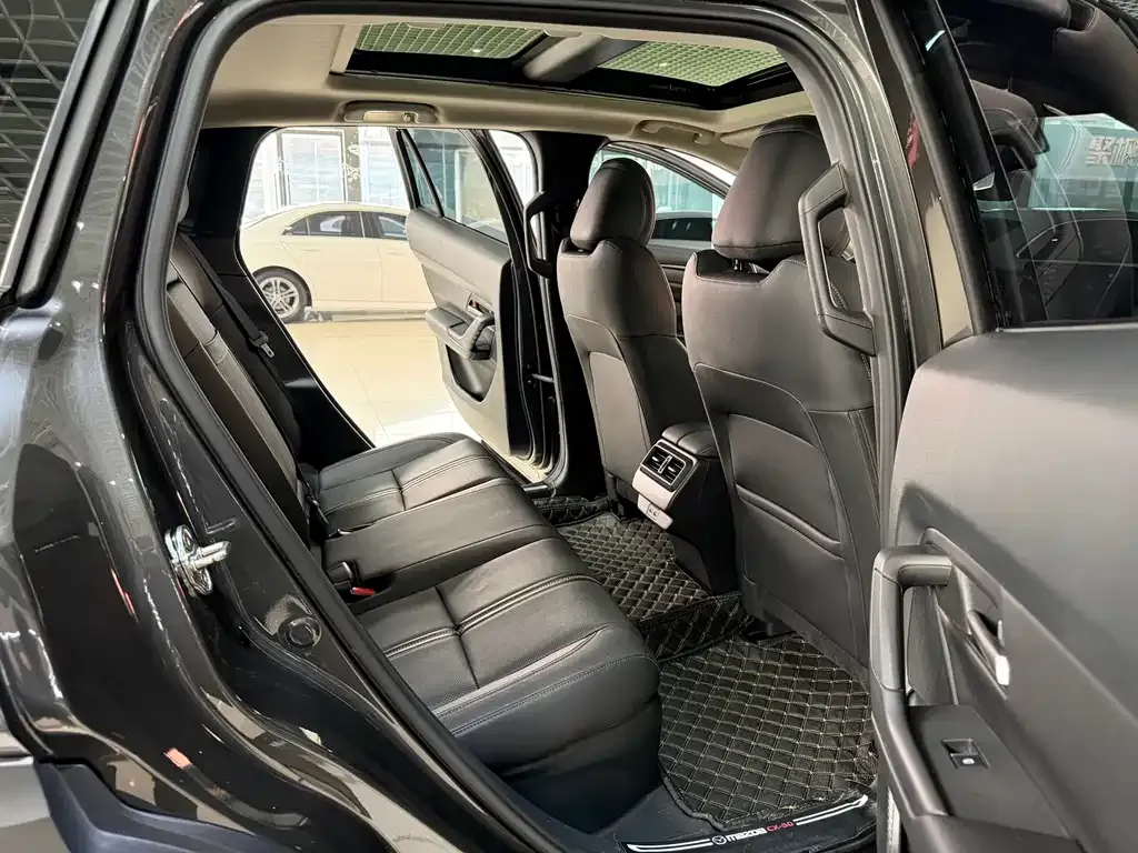 Mazda CX-50 2023 из CN, фото 2